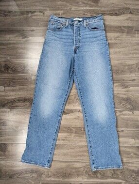 Levi's Women's Jeans Ribcage Straight Size 32 Button Fly